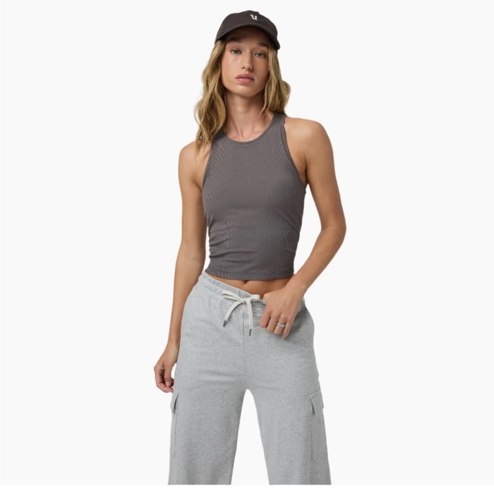 EUC Vuori Pose Plyo Tank - chi chia color